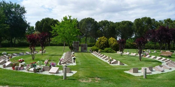 Concurso de Cementerios. Cementerio Jardín. Alcalá de HenaresConcurso de Cementerios